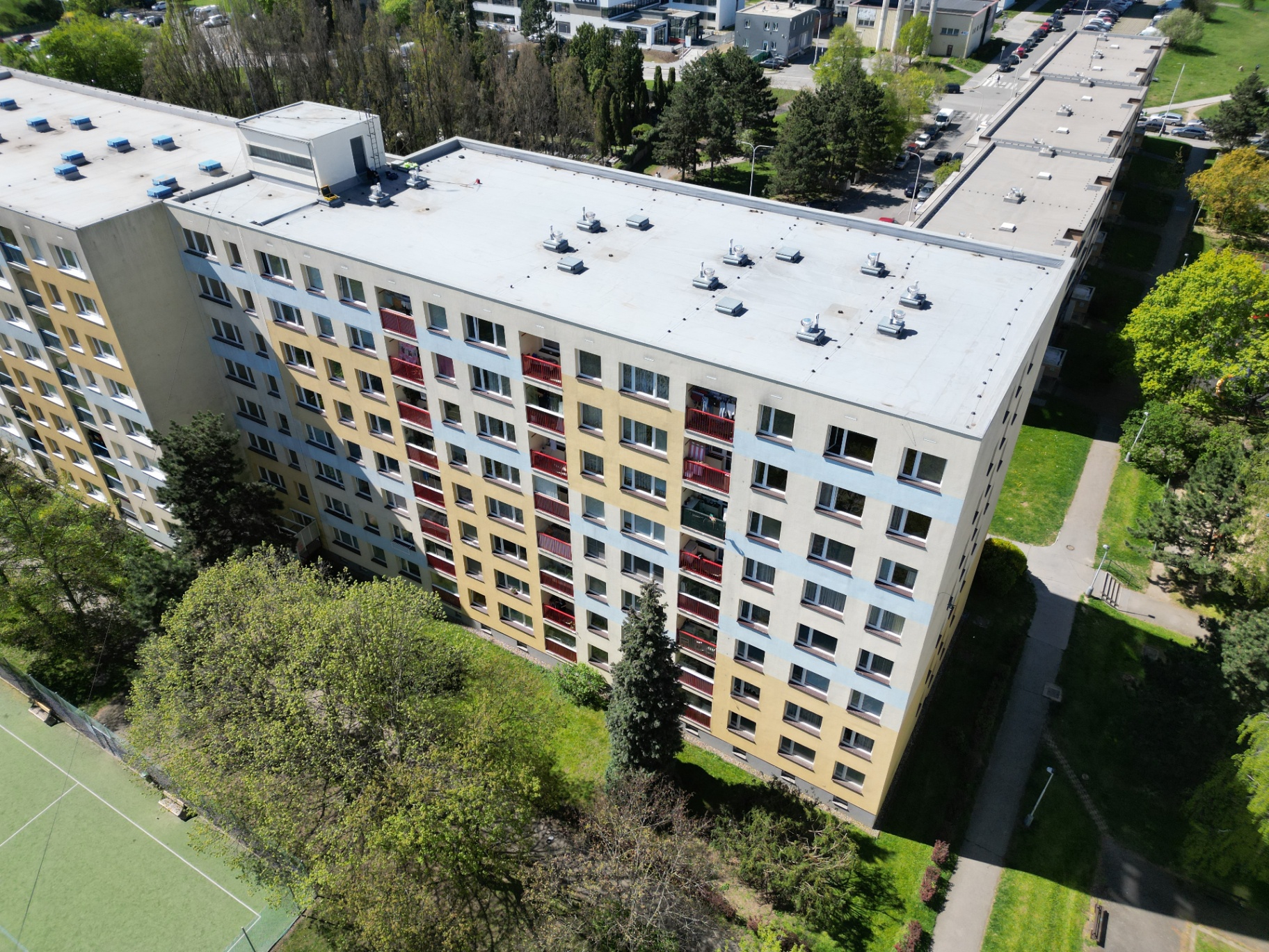 Lečkova Praha – letecký pohled na bytový dům